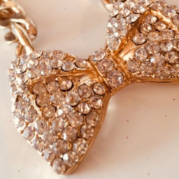 Gold Tone Chunky Bow Necklace - Picture 1 of 3